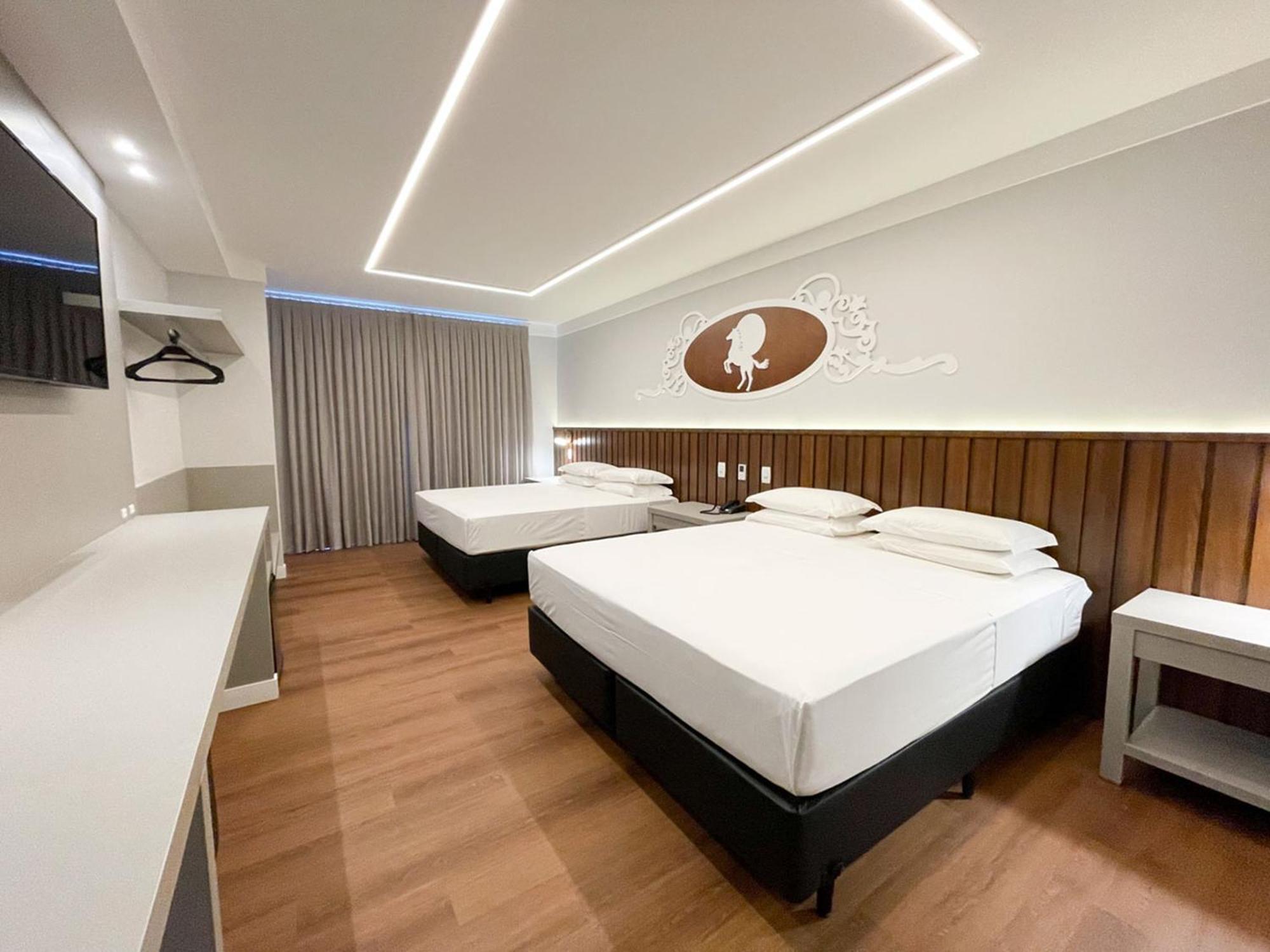 Junior Suite,1584541513:JPEG